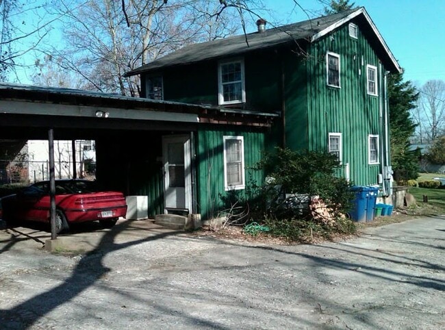 Foto del edificio - 185 Nantahala Ave