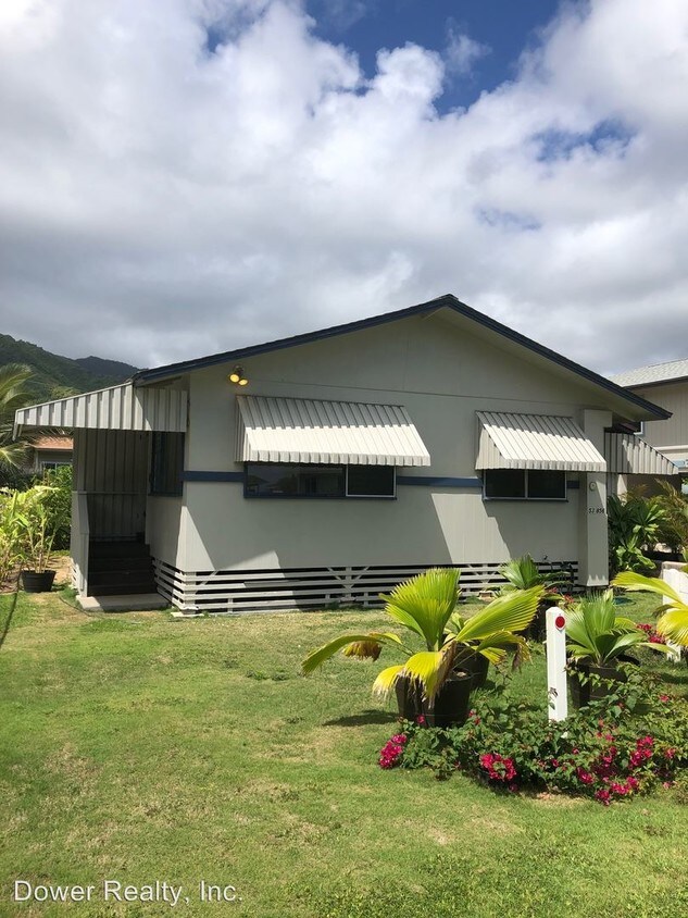 3 br, 1.5 bath House 53856 Kamehameha Hwy. House Rental in Hauula