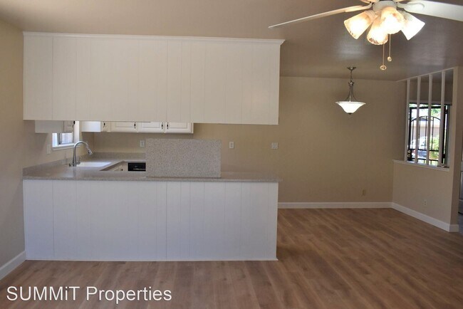 Foto del edificio - 3 br, 2 bath House - 1037 Eisenhower Way