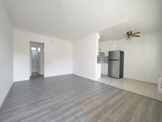 Foto del edificio - 7228 Allott Ave