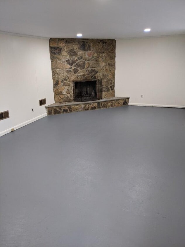 Entry/Family Room - 2651 Abington Rd