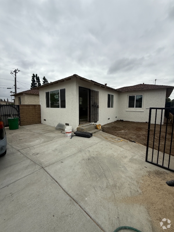 Building Photo - 10920 Lillian Ln