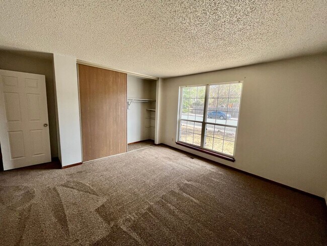 Building Photo - 3 Bedroom Ranch Style Home!