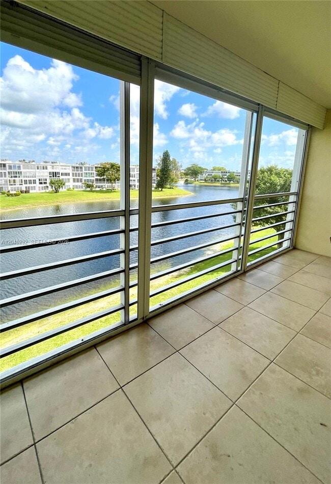 Building Photo - 4031 Harwood D