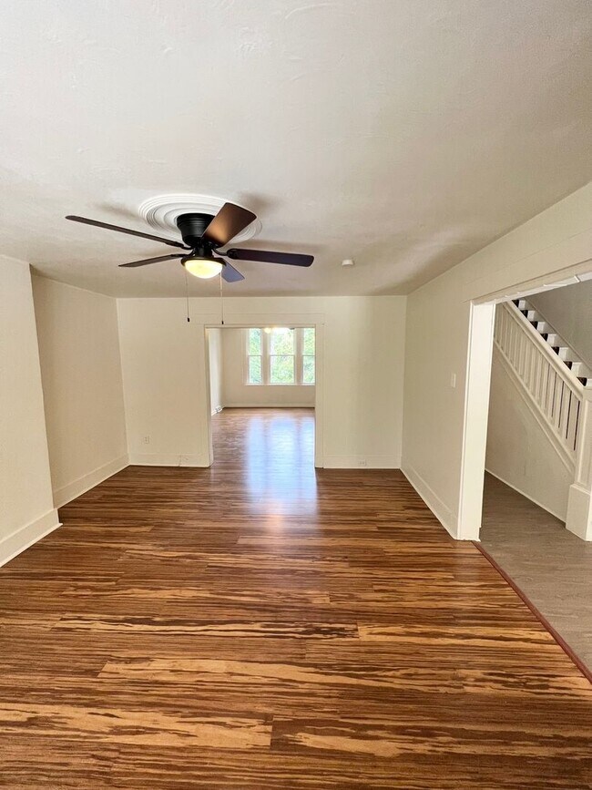 Building Photo - Newly Renovated 4 Bedroom, 1 Bathroom in P...
