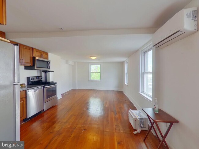 Foto del edificio - 2809 W Girard Ave