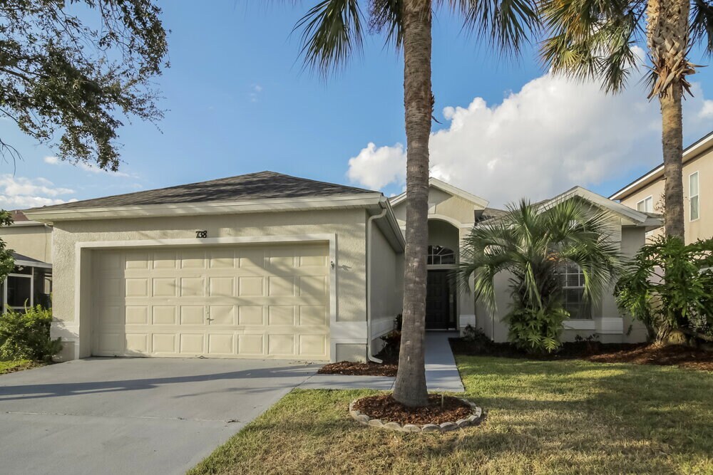 Primary Photo - 738 Lake Biscayne Way