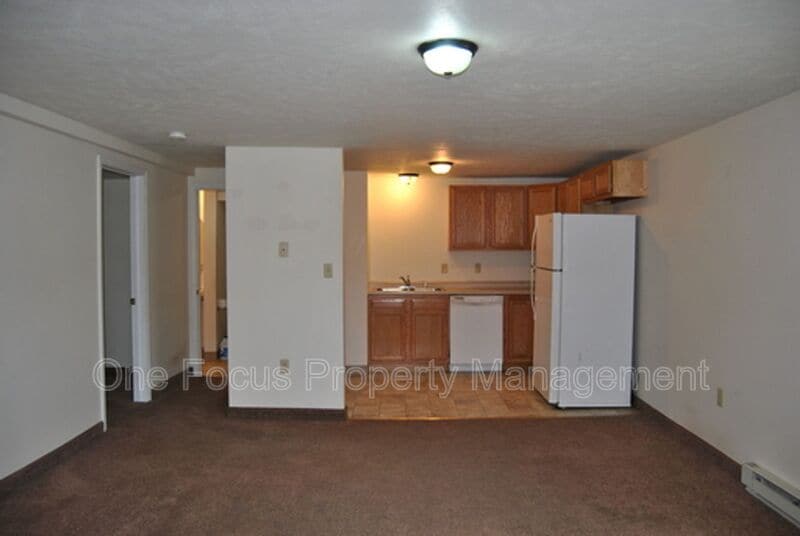 Primary Photo - 14 E Arch St