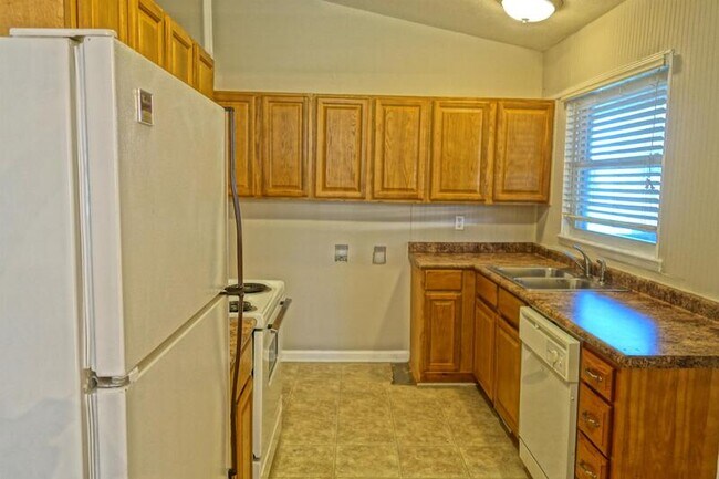 Foto del edificio - 803 Lantana Way NW