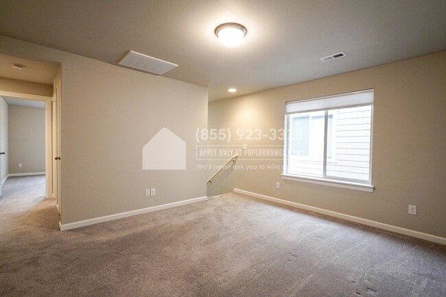 Building Photo - 451 SW 111th St