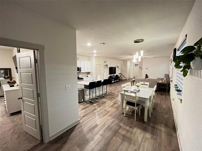Building Photo - 13900 Sage Blossom Dr
