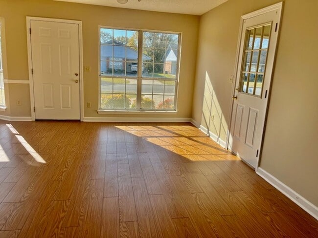 Building Photo - Rockcreek Dr #4 &amp; 369 Mathis