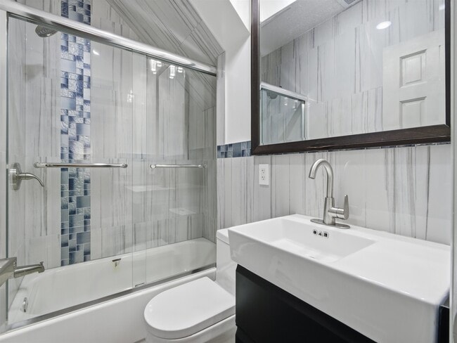 Foto del edificio - 232 1st St