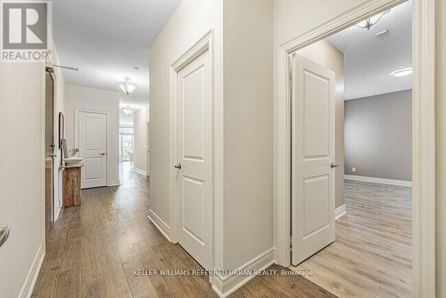Building Photo - 701-701 Sheppard Ave W
