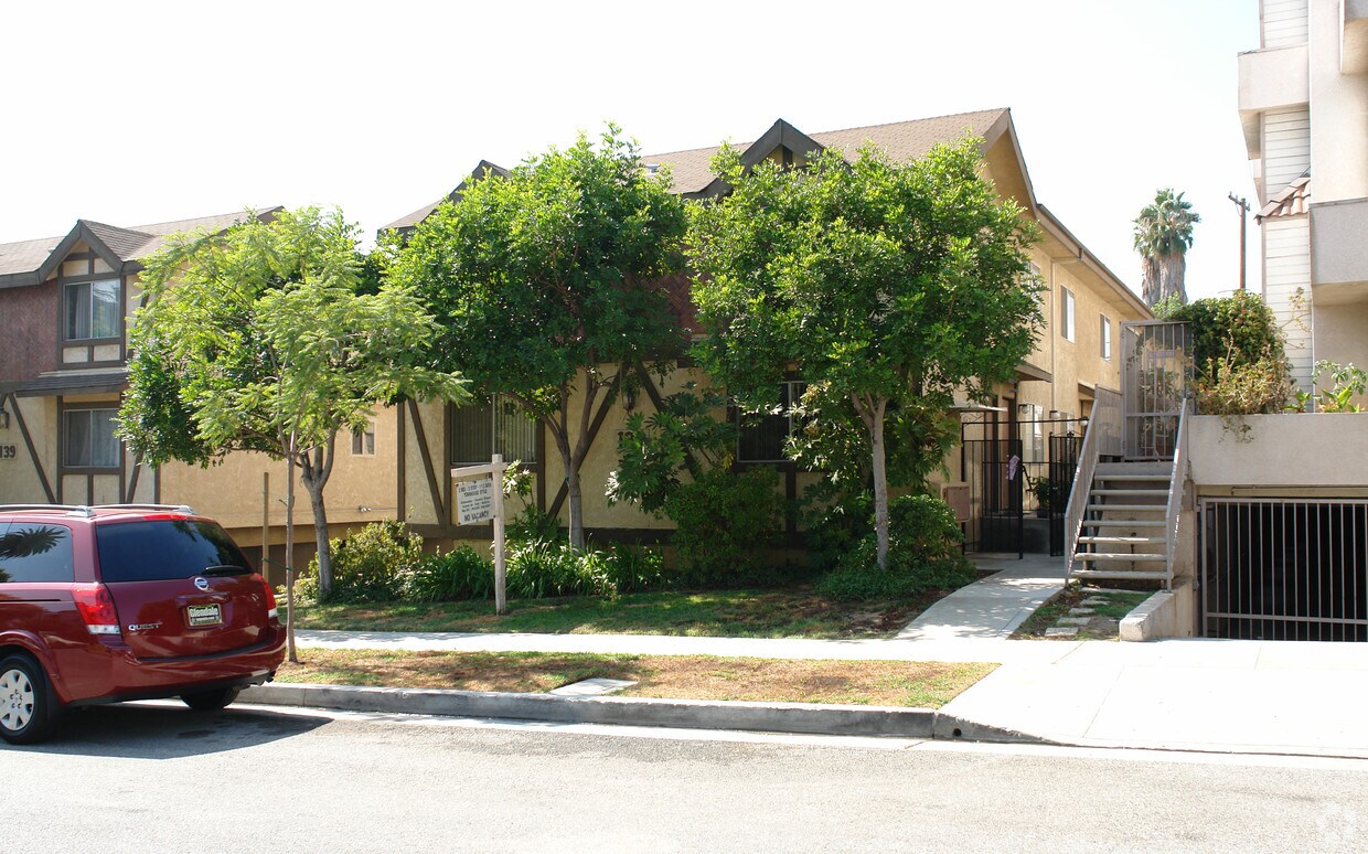 Primary Photo - 133-139 Carr Dr
