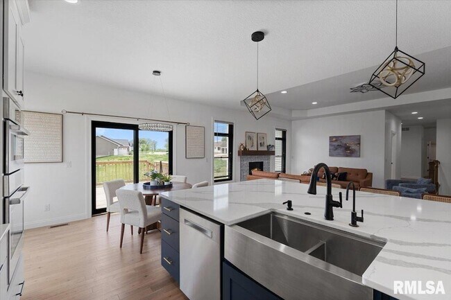 Foto del edificio - 6817 Timber Ct