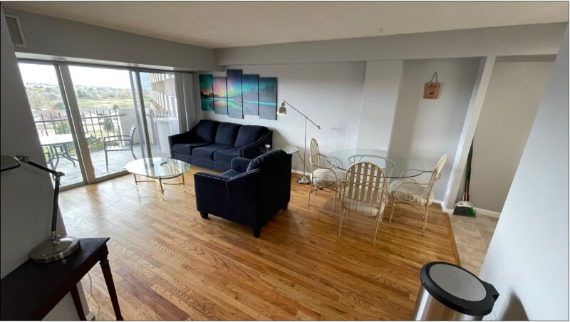 Foto principal - 411 Lakewood Cir