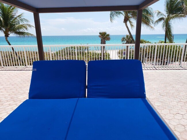 Foto del edificio - 5401 Collins Ave