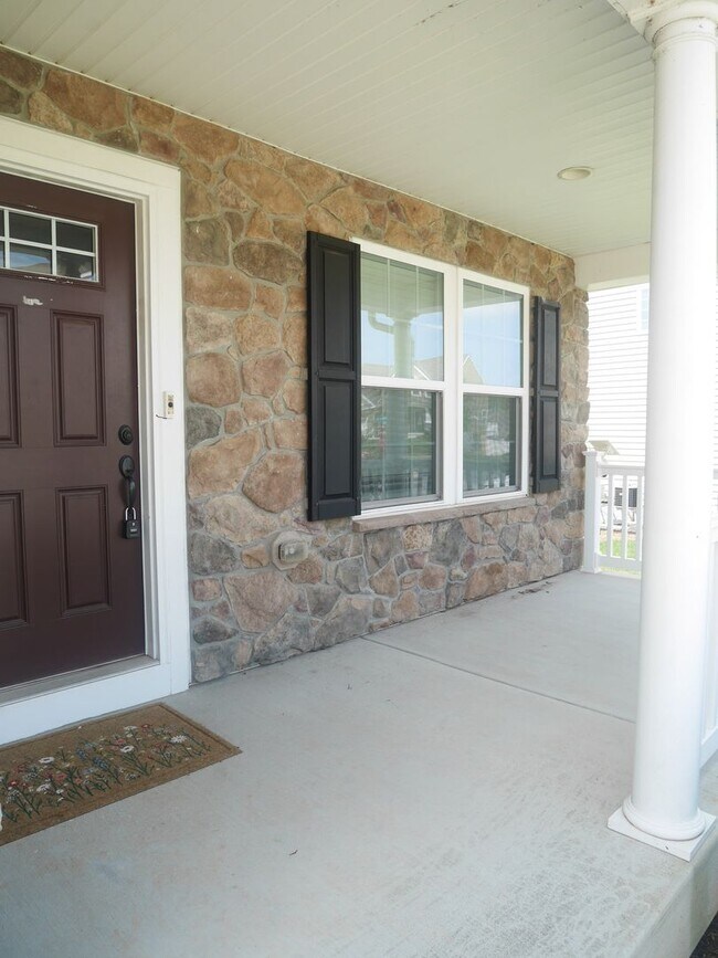 Foto del edificio - Elegant 4-Bedroom Single-Family Home with ...