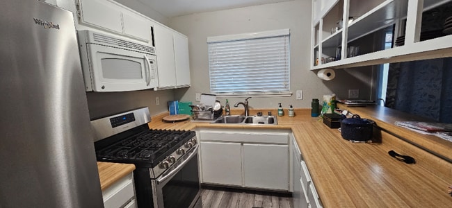 Foto del edificio - 14886 Reedley St