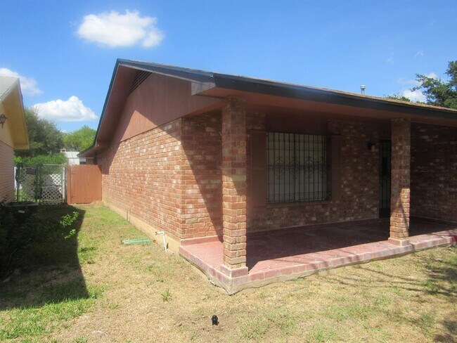 Foto del edificio - 331 W Maple Loop