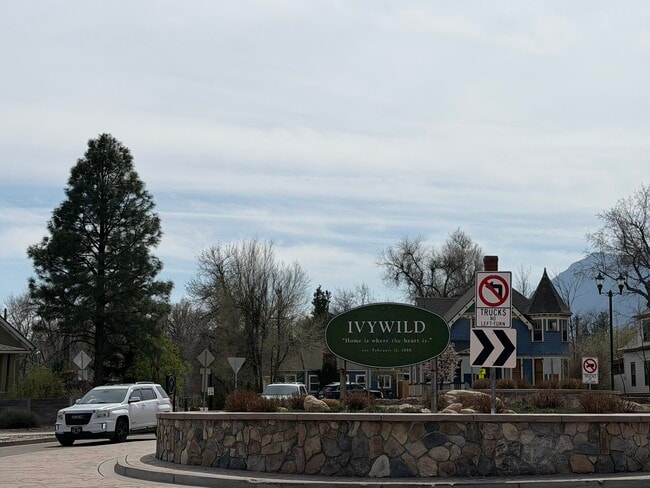 Building Photo - 1746 Creek Edge Vw