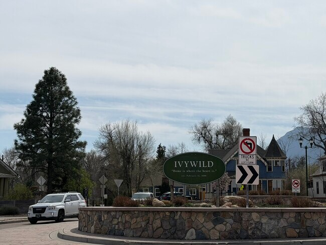 Foto del edificio - 1746 Creek Edge Vw