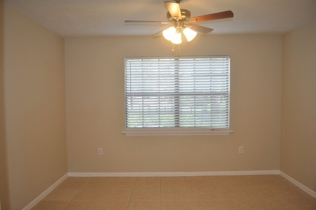 Building Photo - 400 Timberwalk Ct