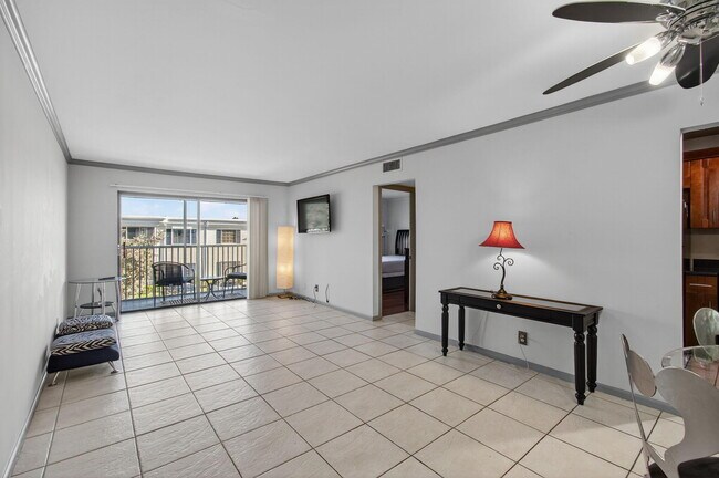 Foto del edificio - 170 Cypress Club Dr