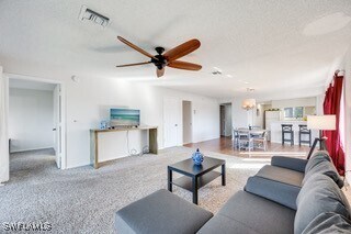 Foto del edificio - 1645 Spoonbill Ln