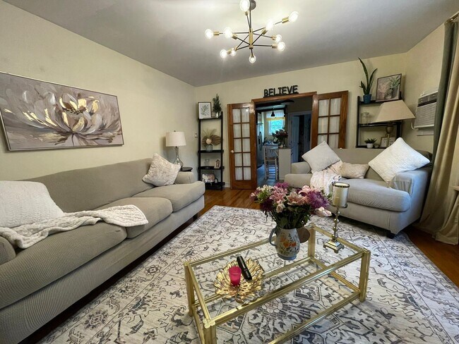 Living room - 18 Court Rd
