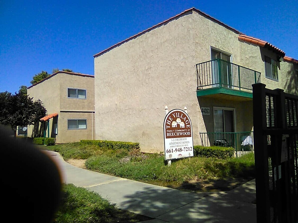 Building Photo - 44063 Beech Ave