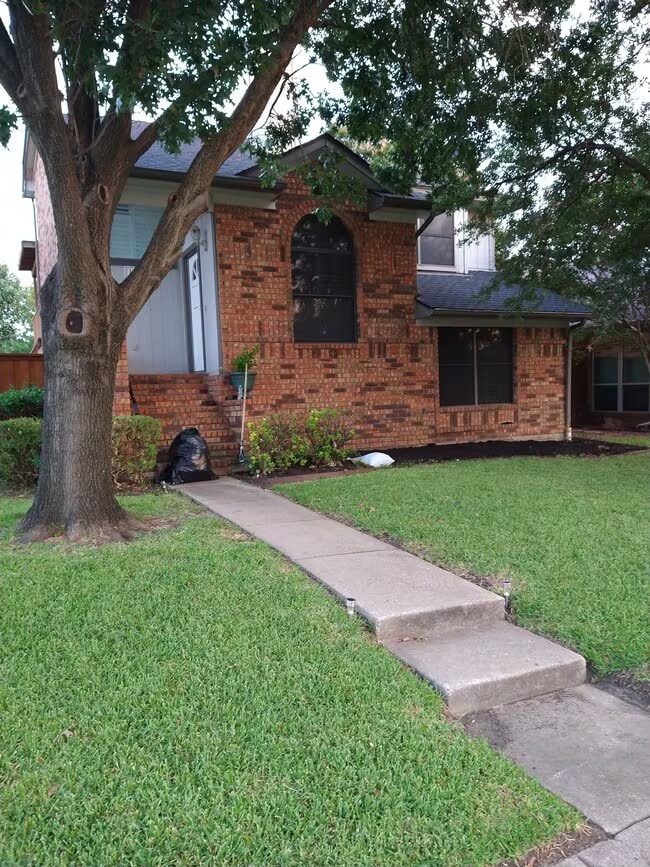 Building Photo - 1636 Kingspoint Dr
