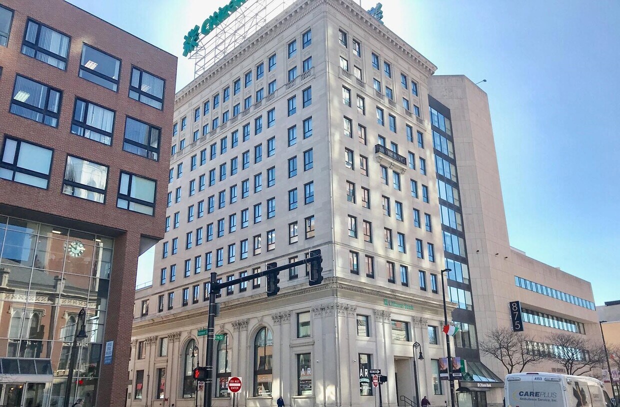 Foto principal - 875 Elm St