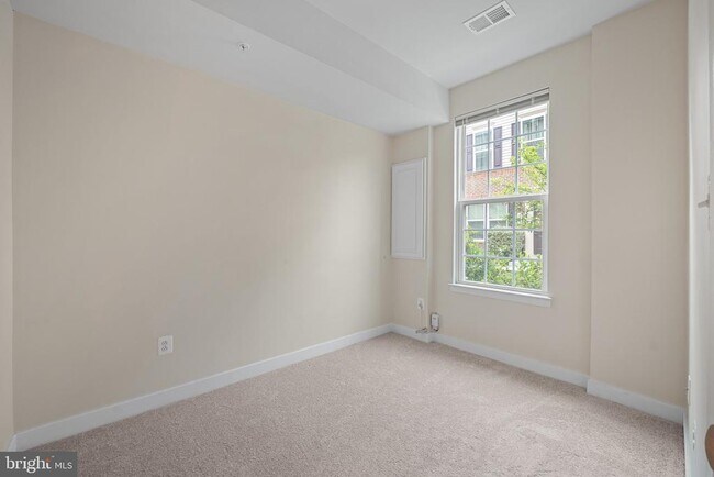 Foto del edificio - 8262 Miner St