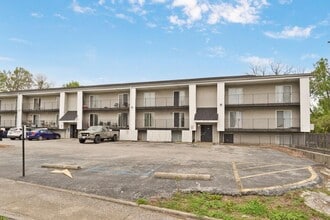 Building Photo - 865 S Douglas Ave