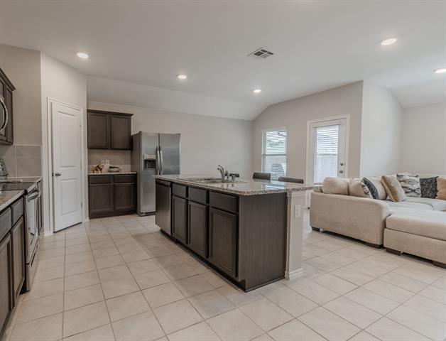 Building Photo - 811 Rustic Meadows Trl