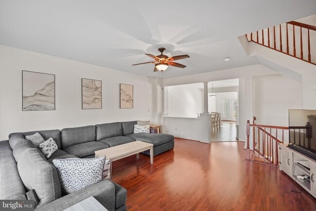 Building Photo - 12 Popes Creek Ln