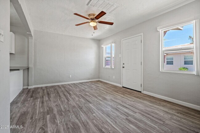 Foto del edificio - 528 E Pierson St