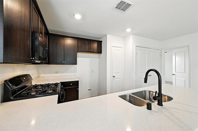 Foto del edificio - 2733 Slatewood Dr