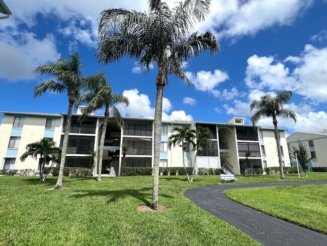 Foto del edificio - 1109 Green Pine Blvd