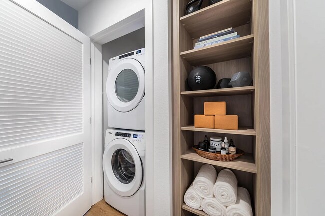 Foto del edificio - 300 W Washington Ave