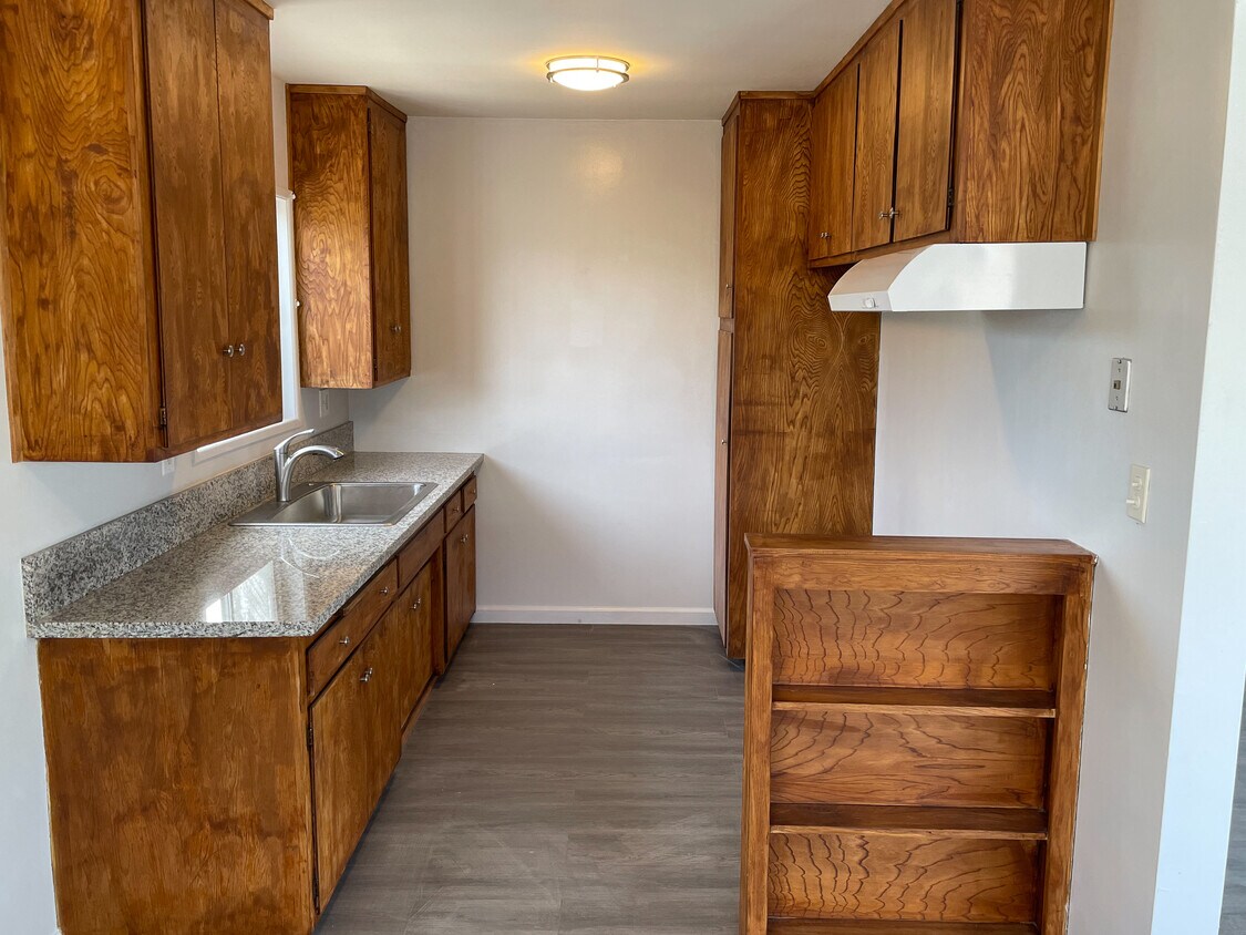 Foto principal - 3788 S Bronson Ave