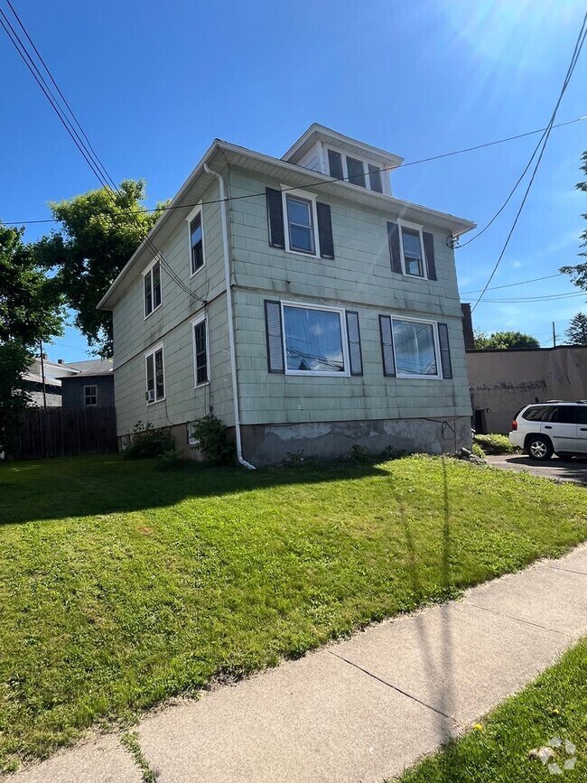 Building Photo - 8 Downs Ave