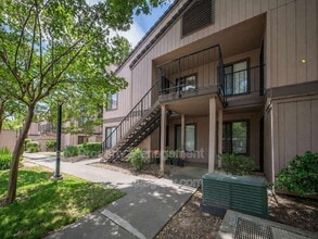 Building Photo - 1801 Marshall Rd