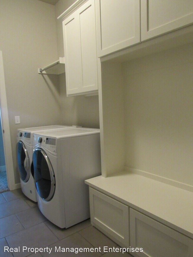 Foto del edificio - 4 br, 2.5 bath House - 7212 NW 146th St