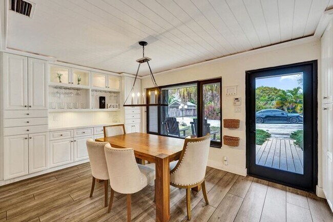 Foto del edificio - 5612 Harding St