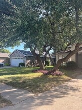 Building Photo - 1704 Ascot Ln