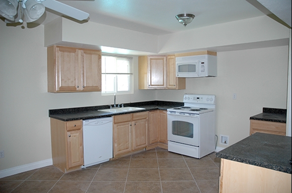 Kitchen - 660 Claraday