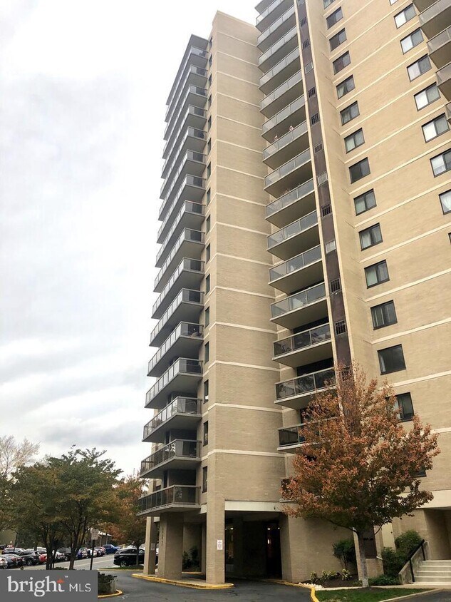 307 Yoakum Pkwy Unit 1517, Alexandria, VA 22304 Condo for Rent in